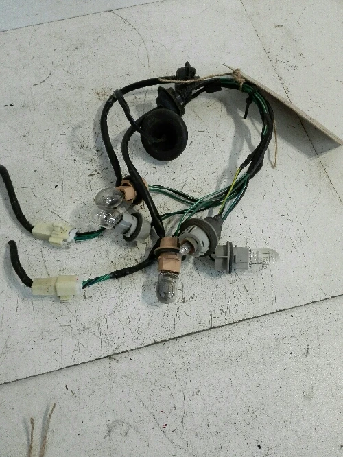 Букси фасонки задни светлини Субару Легаси 2.5Б