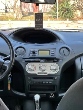 Toyota Yaris 1.0 VVTI, снимка 3