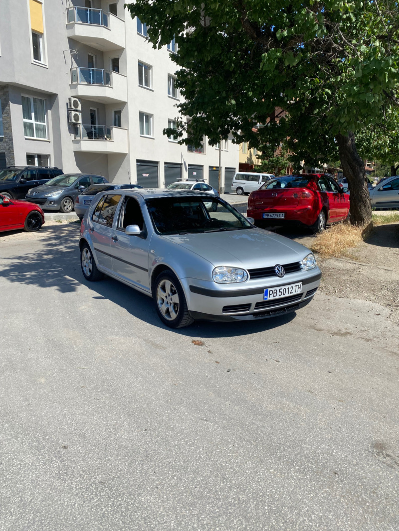 VW Golf, снимка 1 - Автомобили и джипове - 46390709
