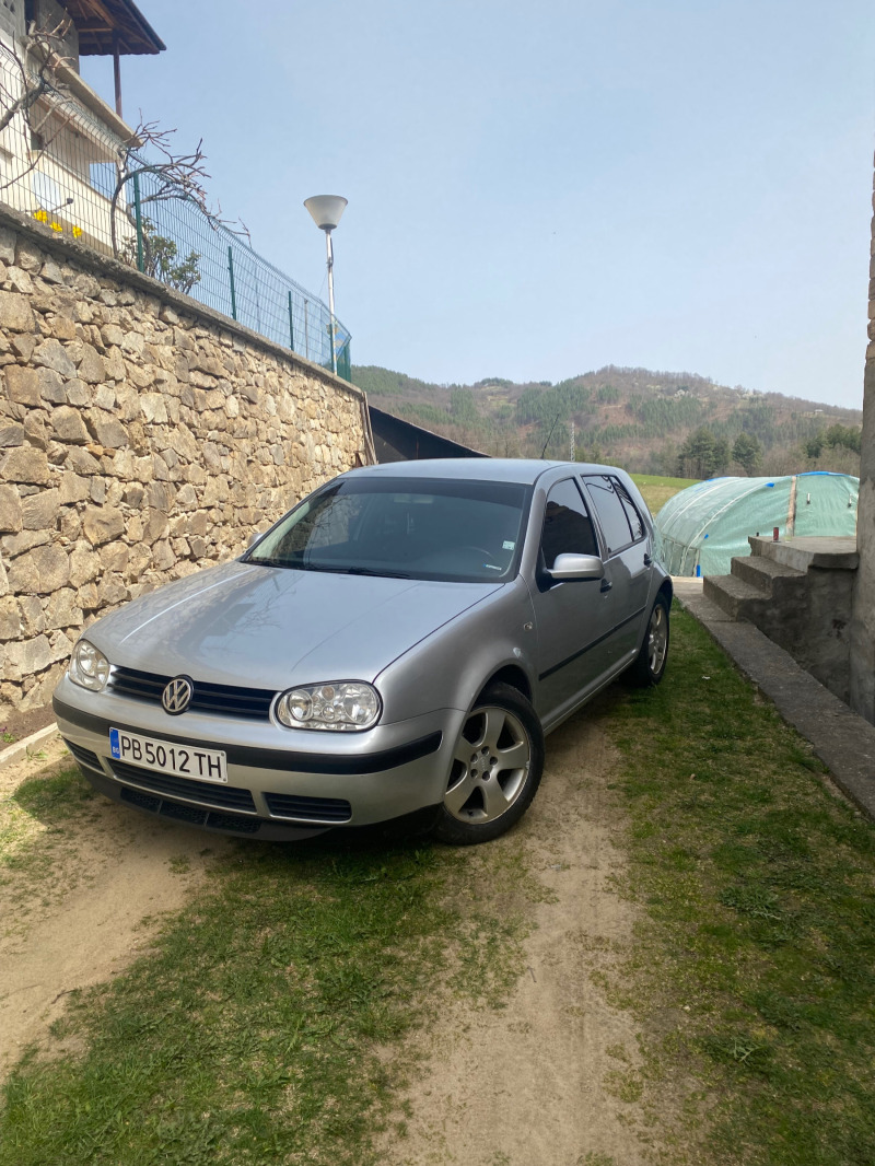 VW Golf, снимка 4 - Автомобили и джипове - 46390709