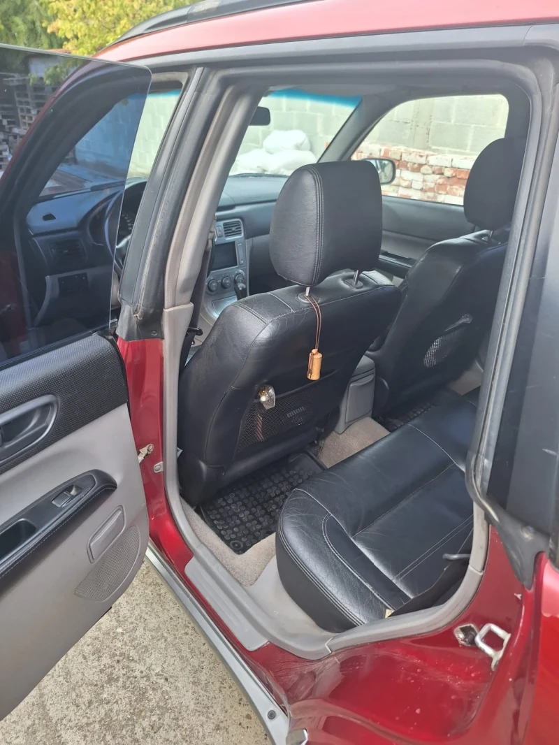 Subaru Forester, снимка 10 - Автомобили и джипове - 47302123