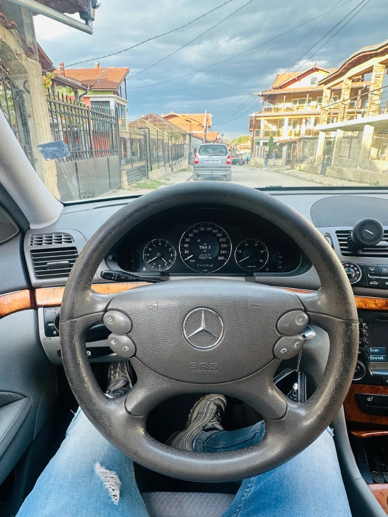 Mercedes-Benz E 320, снимка 11 - Автомобили и джипове - 48537755