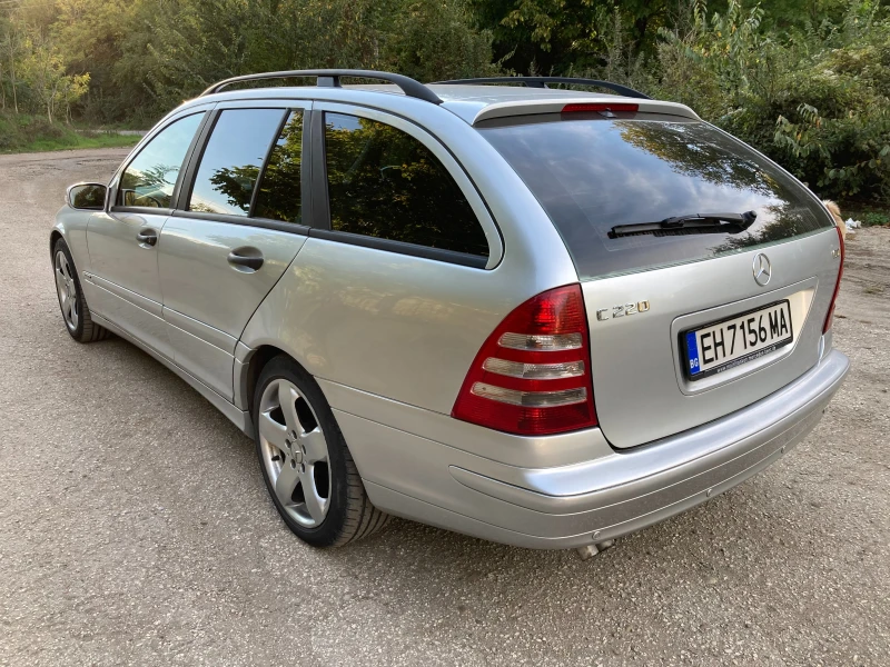 Mercedes-Benz C 220 Евро 4, Facelift, снимка 4 - Автомобили и джипове - 48394783