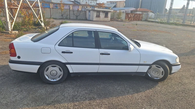 Mercedes-Benz C 200, снимка 4 - Автомобили и джипове - 48158935