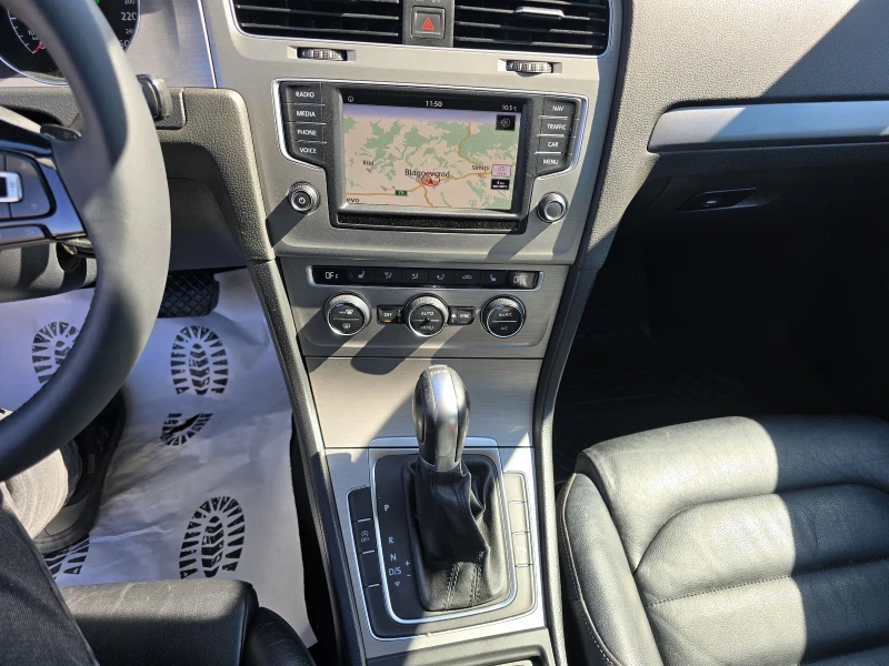 VW Golf 1.6 TDI AUTOMAT, снимка 14 - Автомобили и джипове - 49560262