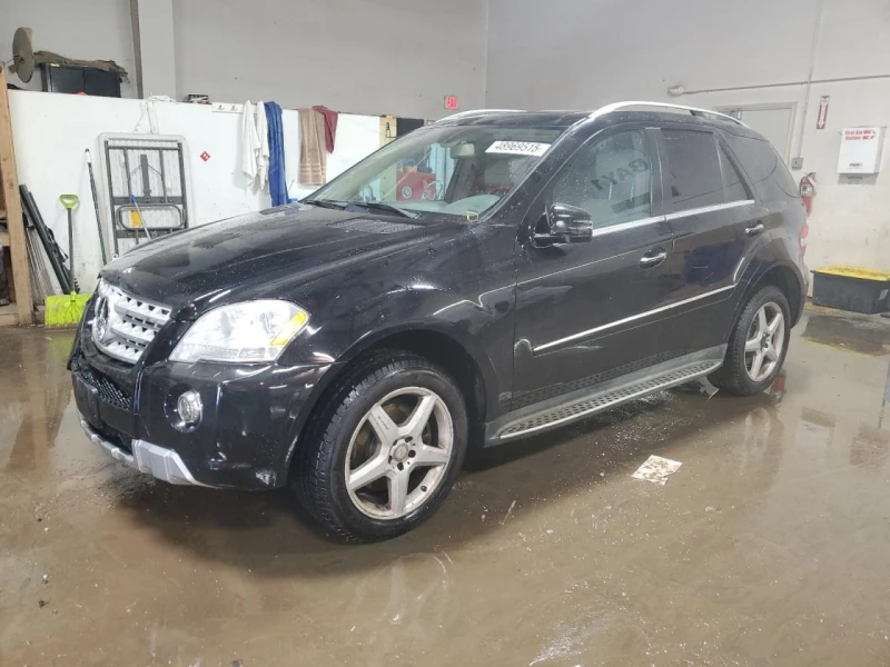 Mercedes-Benz ML 550 4MATIC/КАМЕРА/ПАМЕТ/NAVI/ПОДГРЕВ, снимка 3 - Автомобили и джипове - 49608354