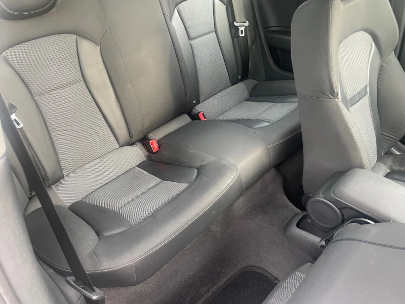 Audi A1 1.6TDI, снимка 8 - Автомобили и джипове - 50304485