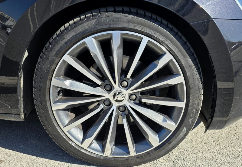 Skoda Superb 2.0 TDI* 190к.с* L&K* 4x4* СЕРВИЗНА КНИЖКА, снимка 5 - Автомобили и джипове - 52620917