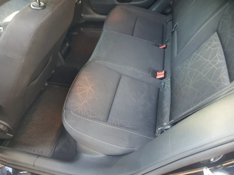 Skoda Octavia 1.5TSI, снимка 16 - Автомобили и джипове - 52832871