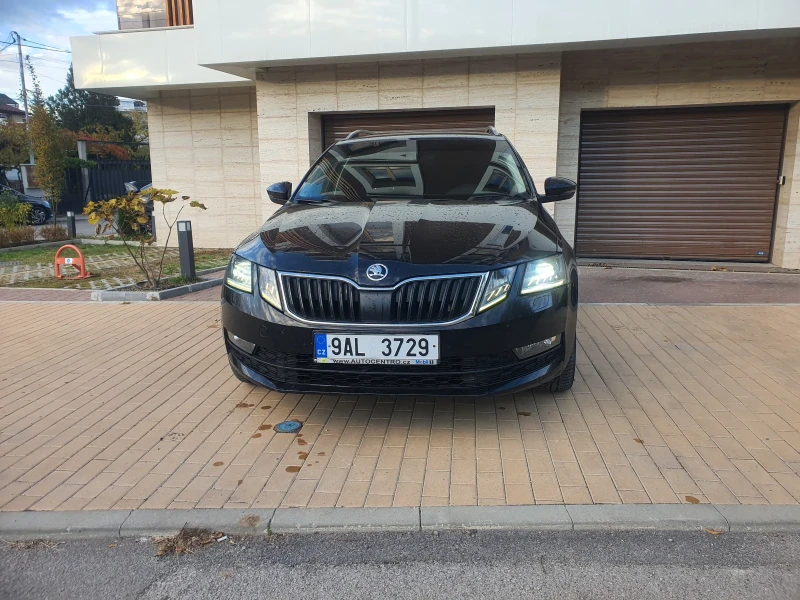 Skoda Octavia 1.5TSI, снимка 11 - Автомобили и джипове - 52832871