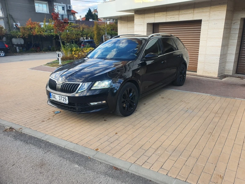 Skoda Octavia 1.5TSI, снимка 12 - Автомобили и джипове - 52832871