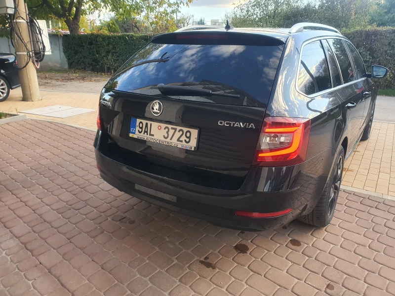 Skoda Octavia 1.5TSI, снимка 9 - Автомобили и джипове - 52832871