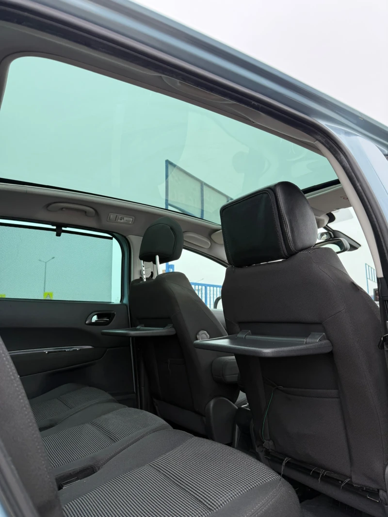Peugeot 5008 1.6 HDi 6+ 1, снимка 13 - Автомобили и джипове - 53356634