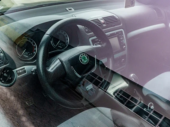 Skoda Octavia 2.0 TDi VRS, снимка 14 - Автомобили и джипове - 52665318