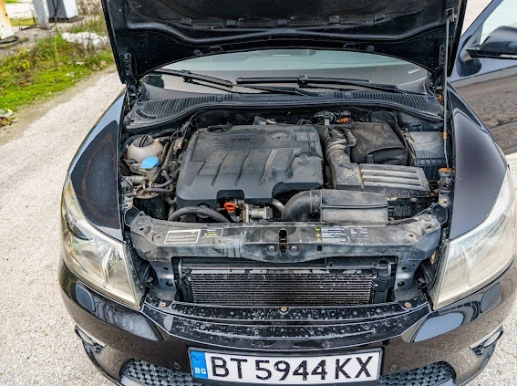 Skoda Octavia 2.0 TDi VRS, снимка 12 - Автомобили и джипове - 52665318