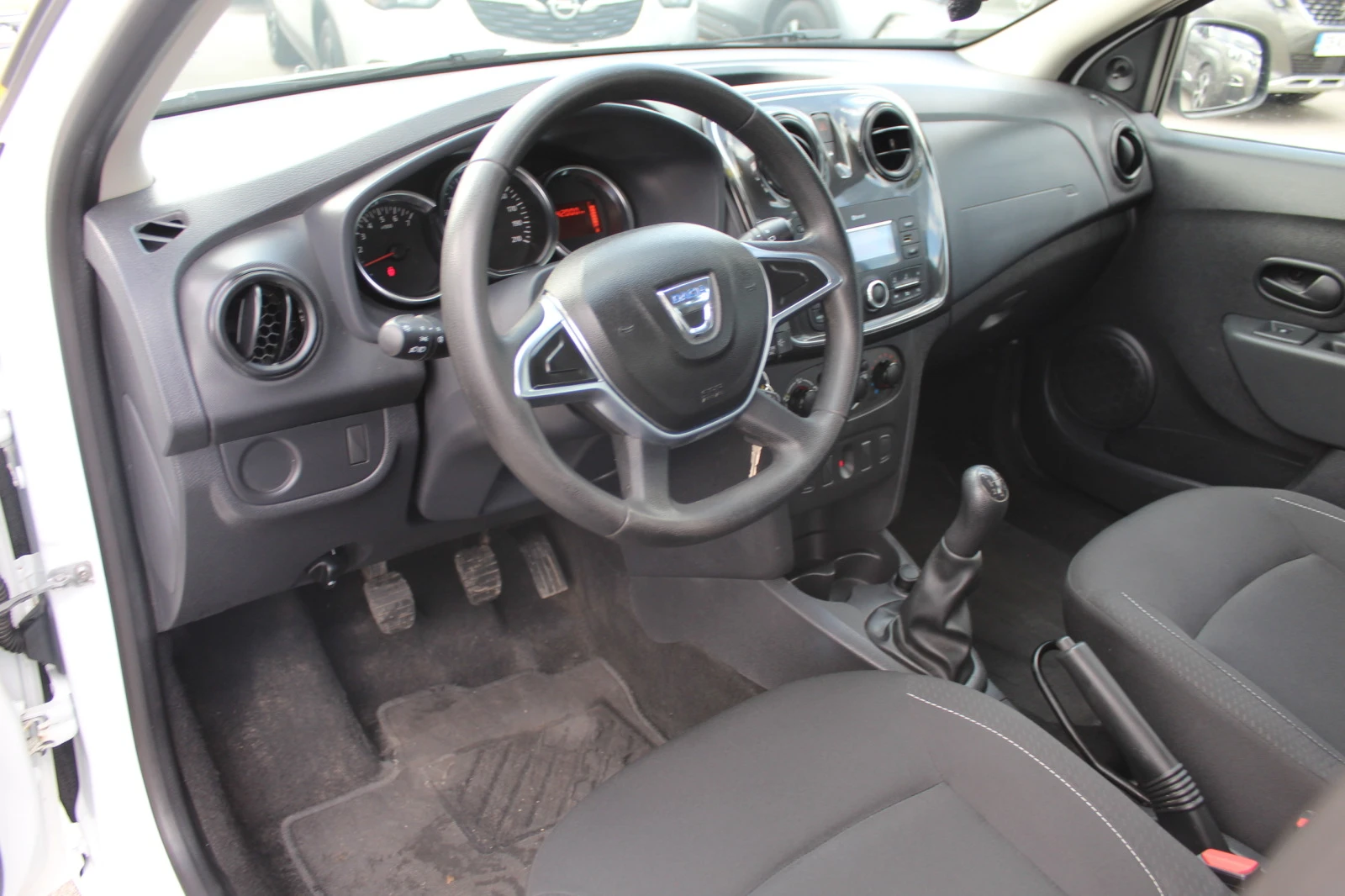 Dacia Sandero Ambiance Blue dCi 75 к.с. Дизел BVM5 // 2004L001 - изображение 5