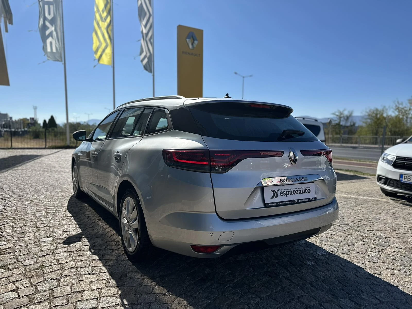 Renault Megane Grandtour 1.5DCi115к.с - изображение 6