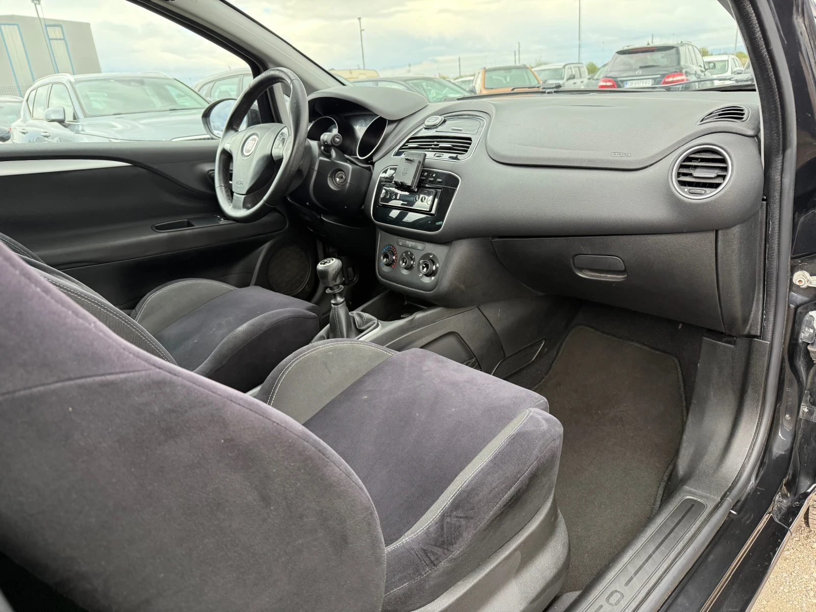 Fiat Punto Grande* NaturalPower* 1.4 - изображение 9