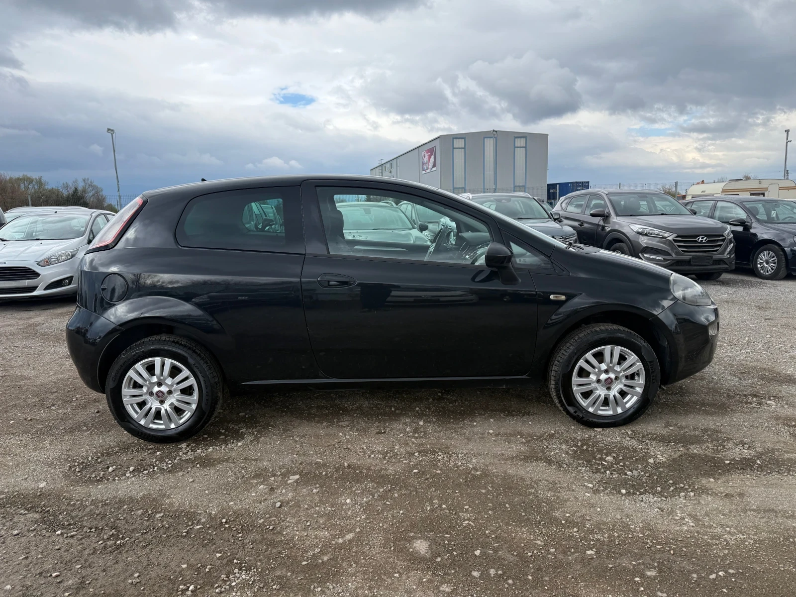 Fiat Punto Grande* NaturalPower* 1.4 - изображение 8