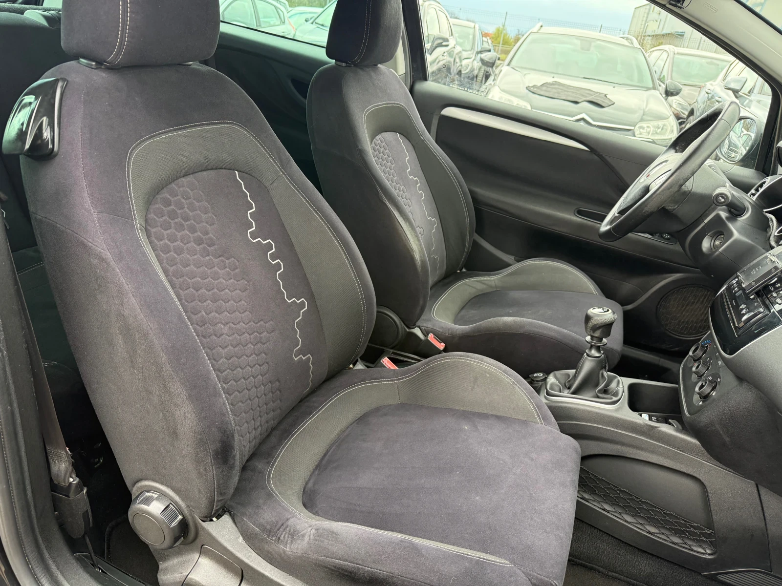 Fiat Punto Grande* NaturalPower* 1.4 - изображение 10