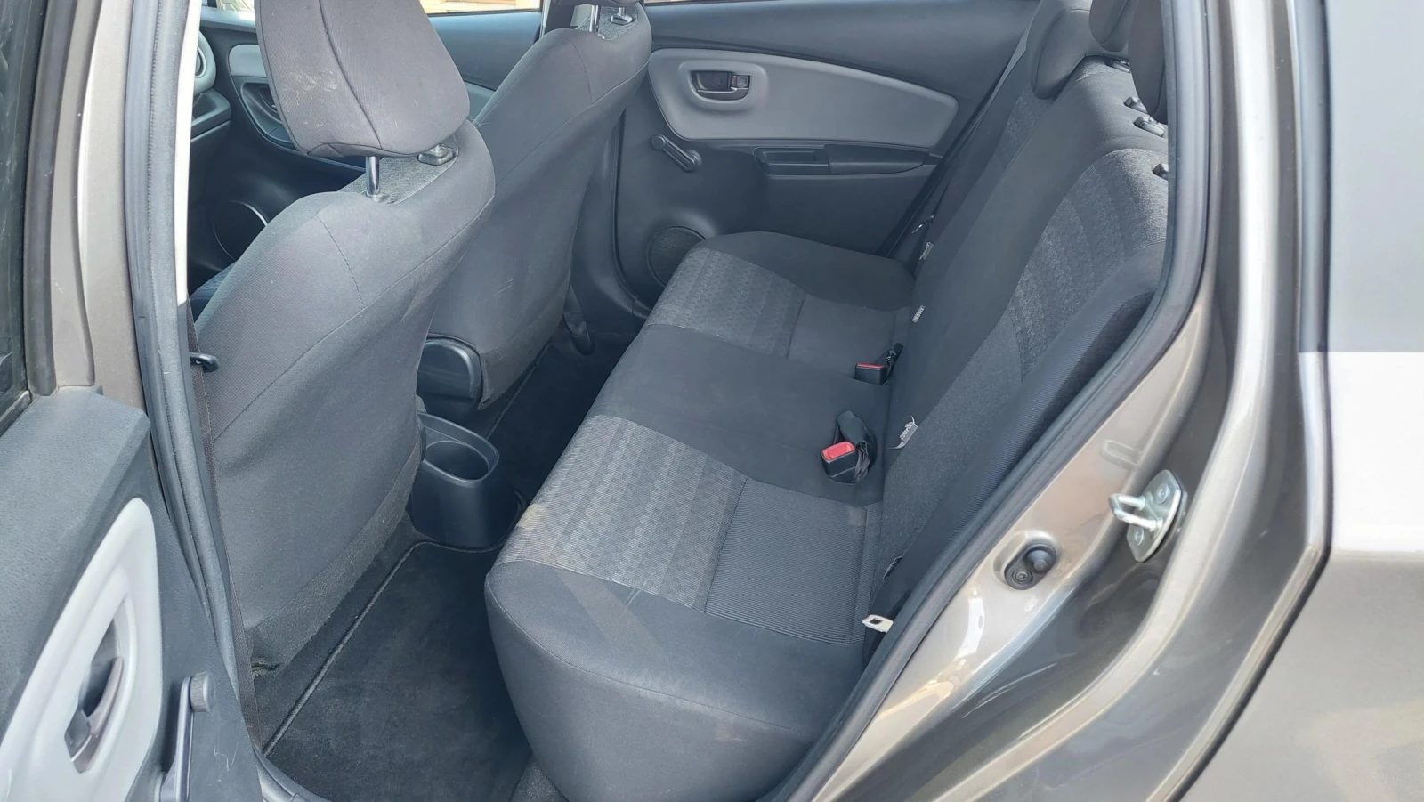 Toyota Yaris 1.33 i - изображение 10