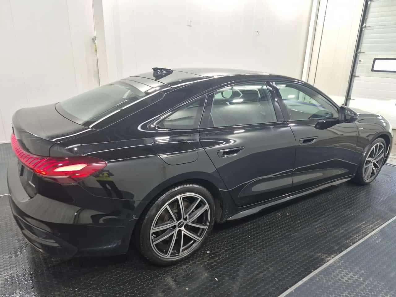 Audi A5 * Progressiv * CARFAX * ЦЕНА ДО БГ, снимка 3 - Автомобили и джипове - 53995340