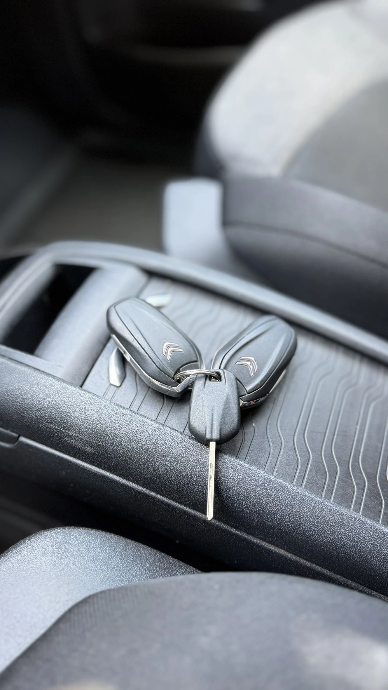 Citroen C4 BlueHDi 163 к.с. EAT8 7 Места Navi Keyless, снимка 14 - Автомобили и джипове - 54020593