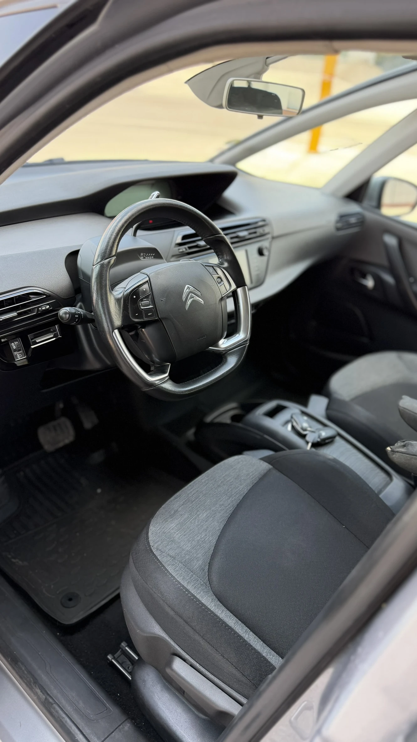 Citroen C4 BlueHDi 163 к.с. EAT8 7 Места Navi Keyless, снимка 12 - Автомобили и джипове - 54020593