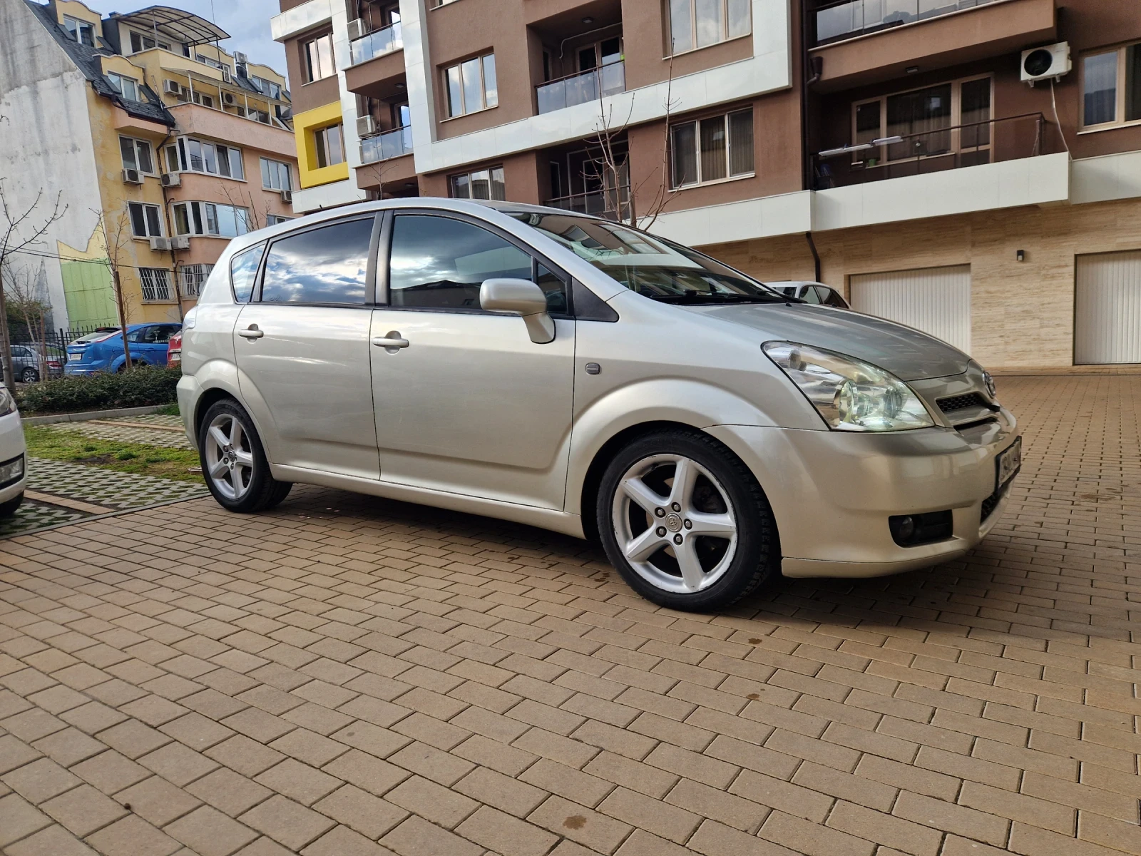 Toyota Corolla verso D4D, снимка 6 - Автомобили и джипове - 54182250