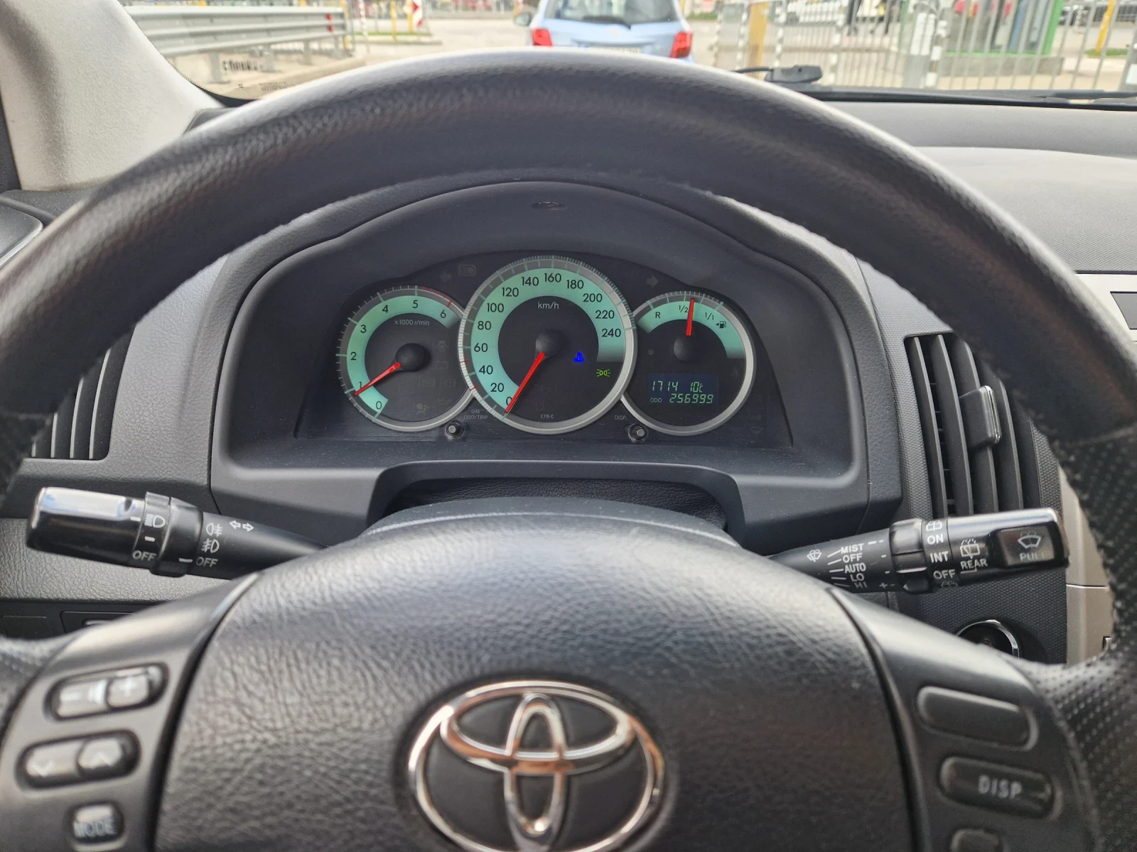Toyota Corolla verso D4D, снимка 8 - Автомобили и джипове - 54182250