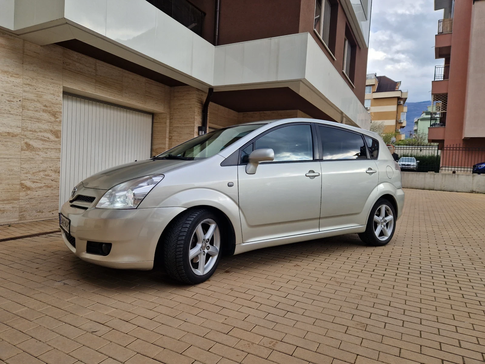 Toyota Corolla verso D4D
