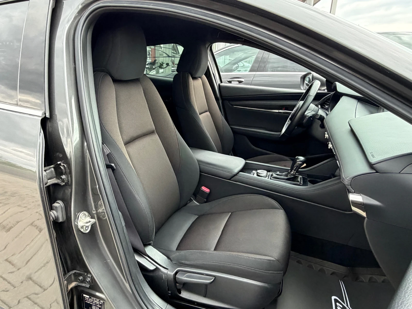 Mazda 3 MildHybrid#SkyActiv#360* CAM#DISTR#ПОДГРЕВ#ГЕРМАНИ, снимка 12 - Автомобили и джипове - 54398641