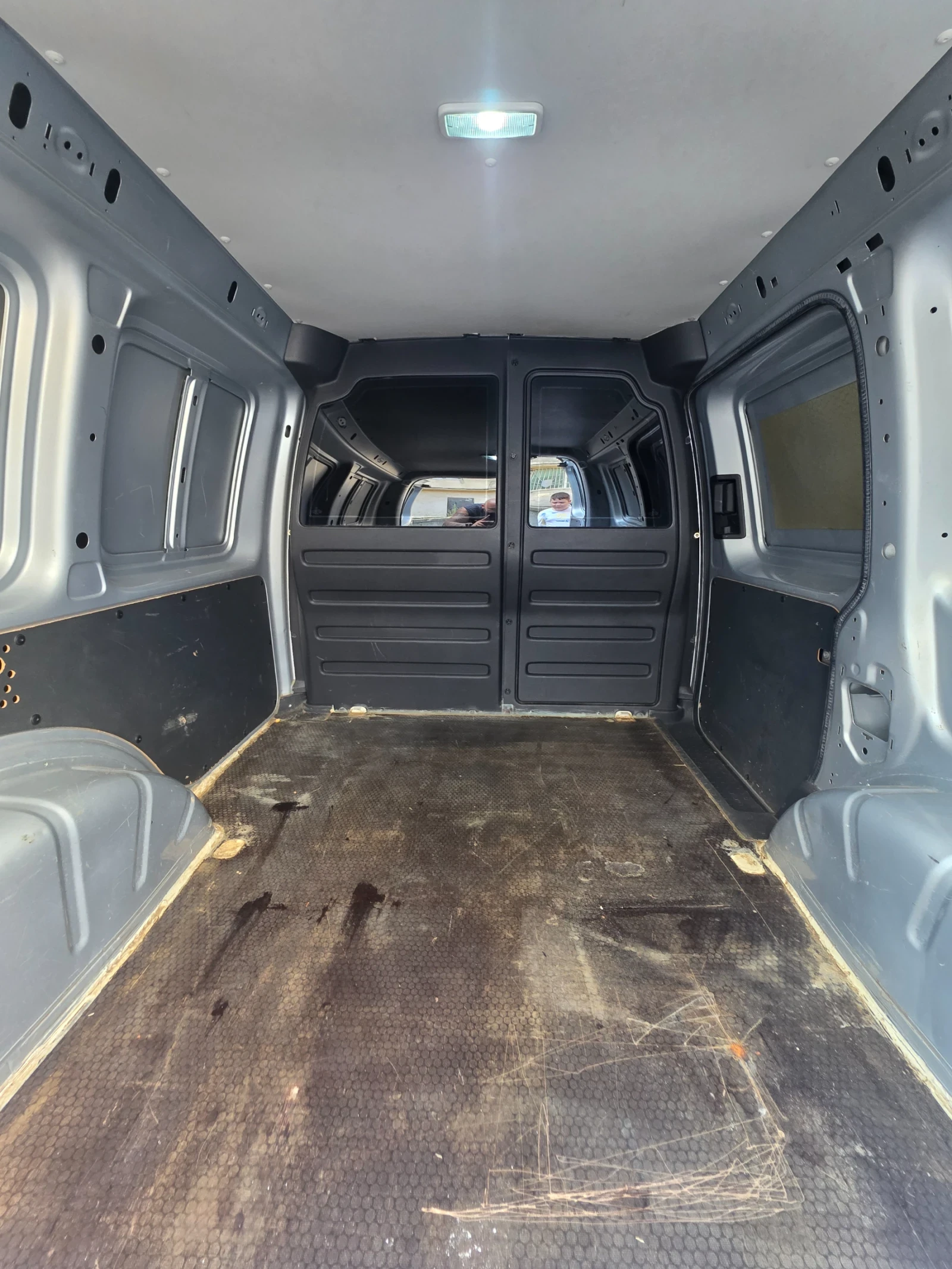 VW Caddy, снимка 11 - Автомобили и джипове - 55605994