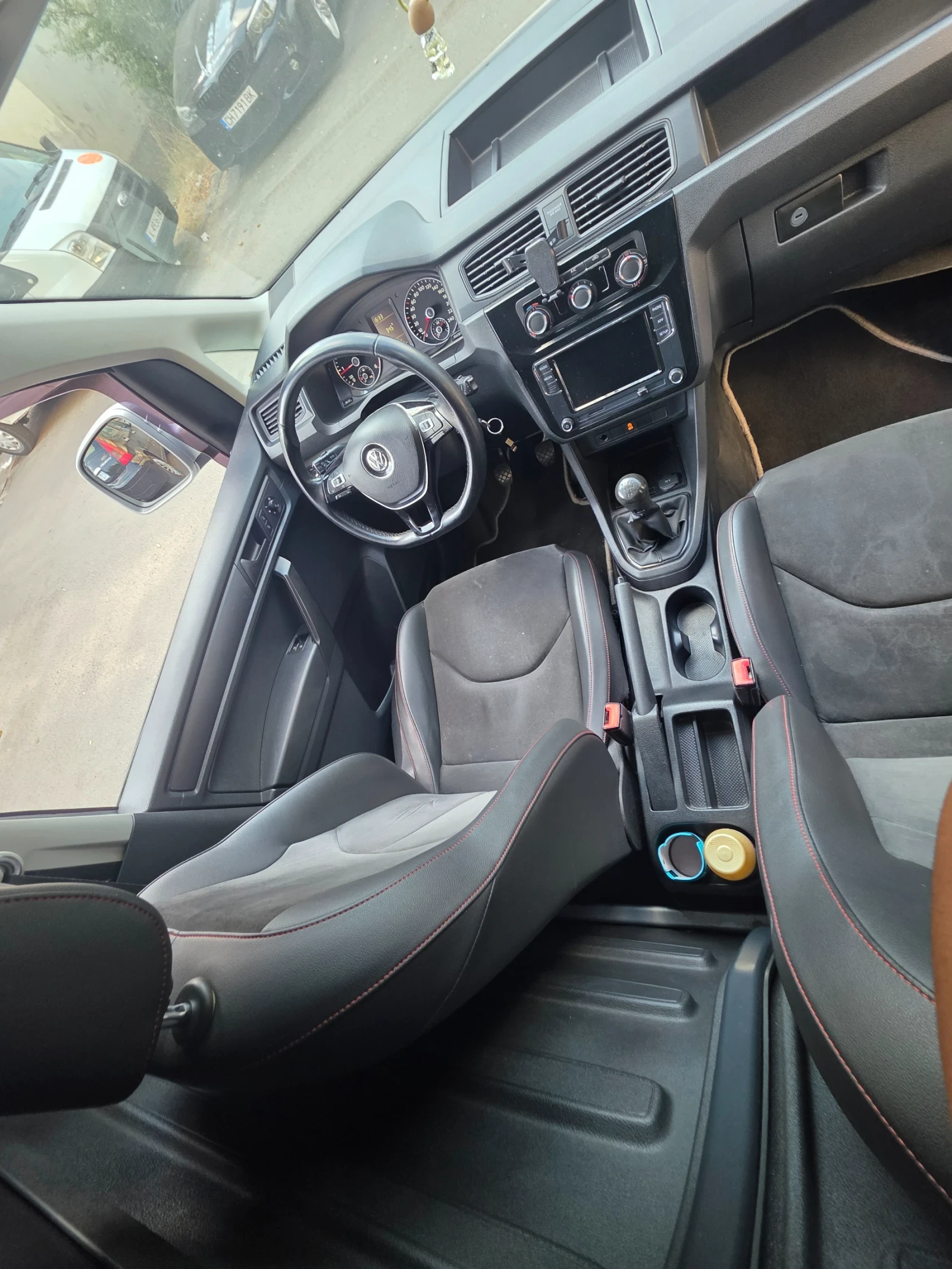 VW Caddy, снимка 5 - Автомобили и джипове - 55605994