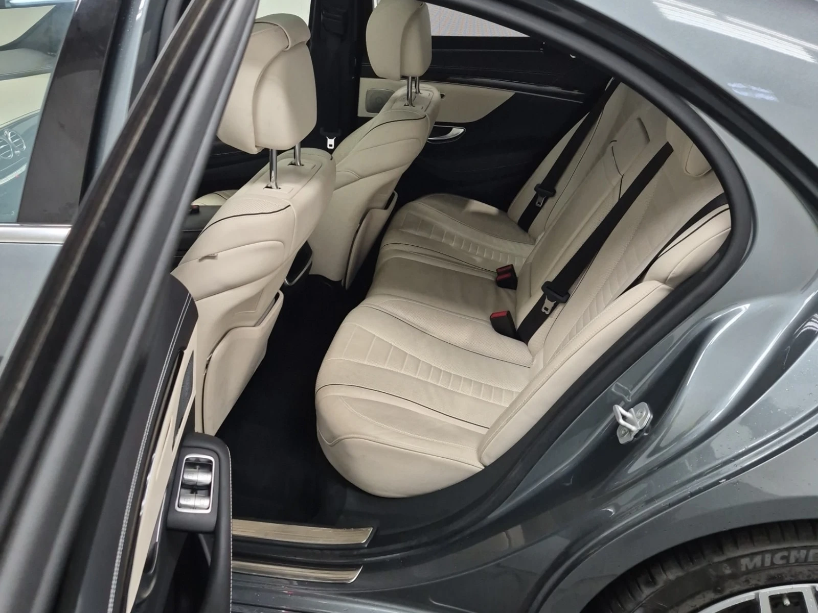 Mercedes-Benz S 550 4MATIC * BURMESTER * ОБДУХВАНЕ * CARFAX * 59К КМ *, снимка 12 - Автомобили и джипове - 56075596