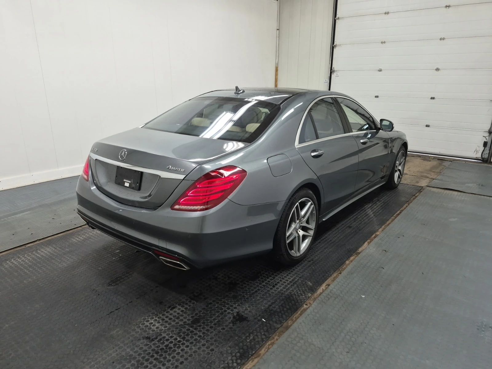 Mercedes-Benz S 550 4MATIC * BURMESTER * ОБДУХВАНЕ * CARFAX * 59К КМ *, снимка 3 - Автомобили и джипове - 56075596