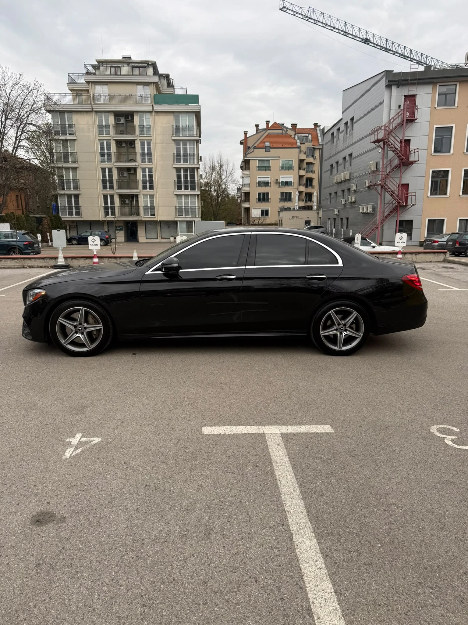 Mercedes-Benz E 300 4MATIC, снимка 7 - Автомобили и джипове - 56521121