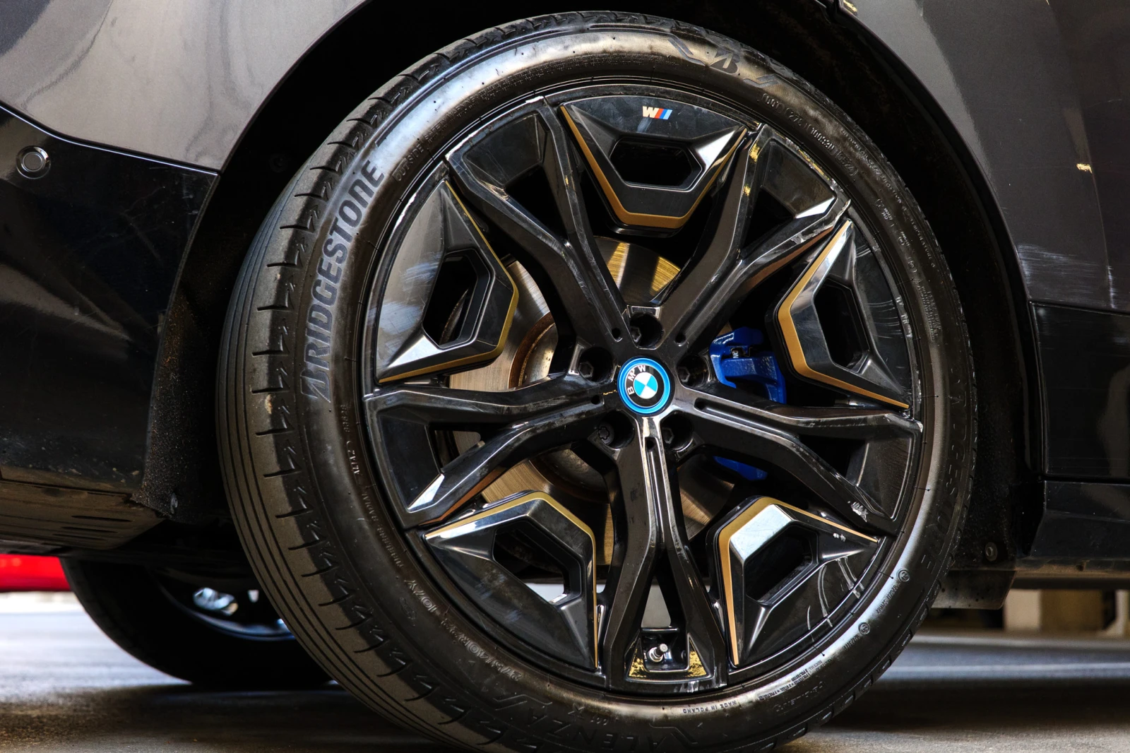BMW iX 40, снимка 8 - Автомобили и джипове - 56583463
