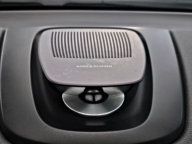 BMW X6 M50D/DIGITAL/DISTR/360CAMERA/B&O/ВАКУУМ/ПОДГРЕВ/LI, снимка 11 - Автомобили и джипове - 53046191