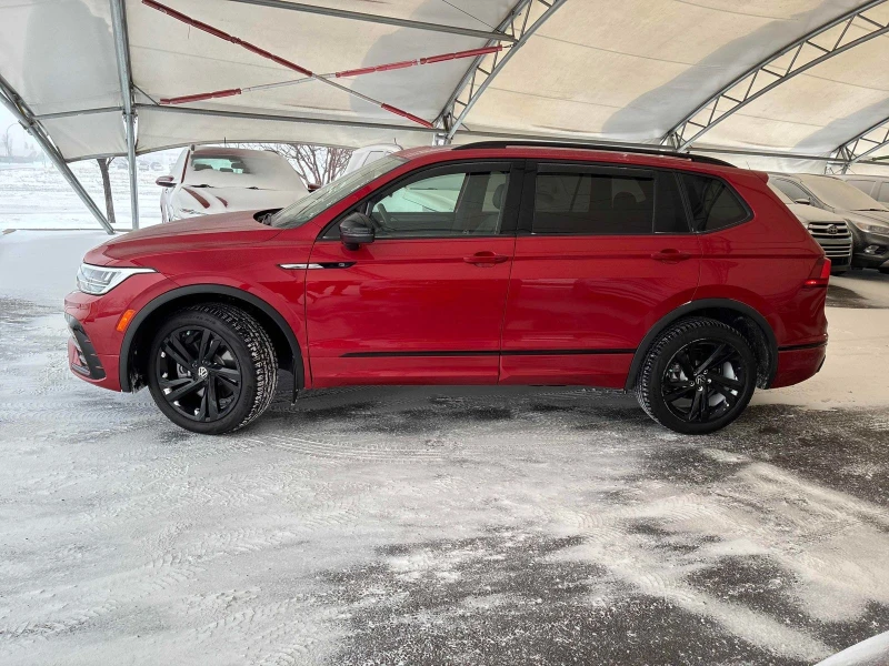 VW Tiguan R LINE BLACK EDITION С РЕГИСТРАЦИЯ & АВТО КРЕДИТ, снимка 2 - Автомобили и джипове - 53524379