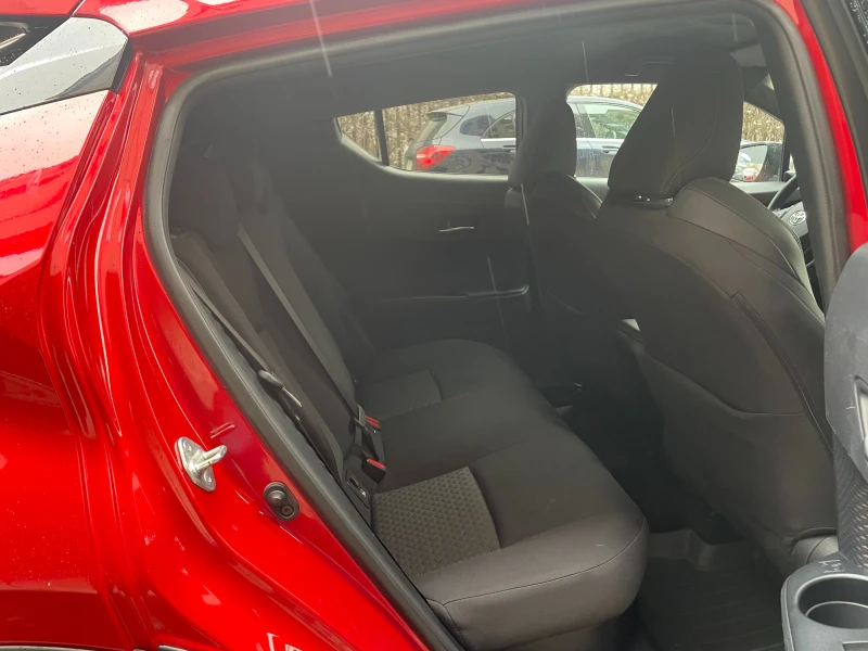 Toyota C-HR 1.8Hybrid e-CVT Club- в Гаранция, снимка 15 - Автомобили и джипове - 53577029