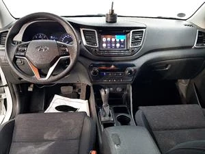 Hyundai Tucson, снимка 5 - Автомобили и джипове - 53930170
