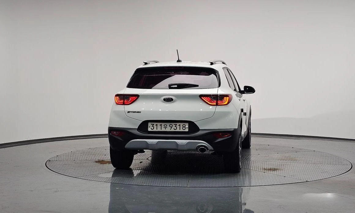 Kia Stonic Diesel 1.6 Prestige * НАЙ-ДОБРА ЦЕНА В БЪЛГАРИЯ*  - изображение 3