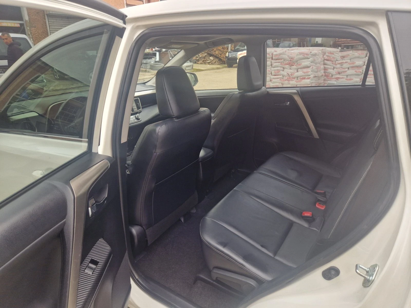 Toyota Rav4 2.2 D-Cat - изображение 9