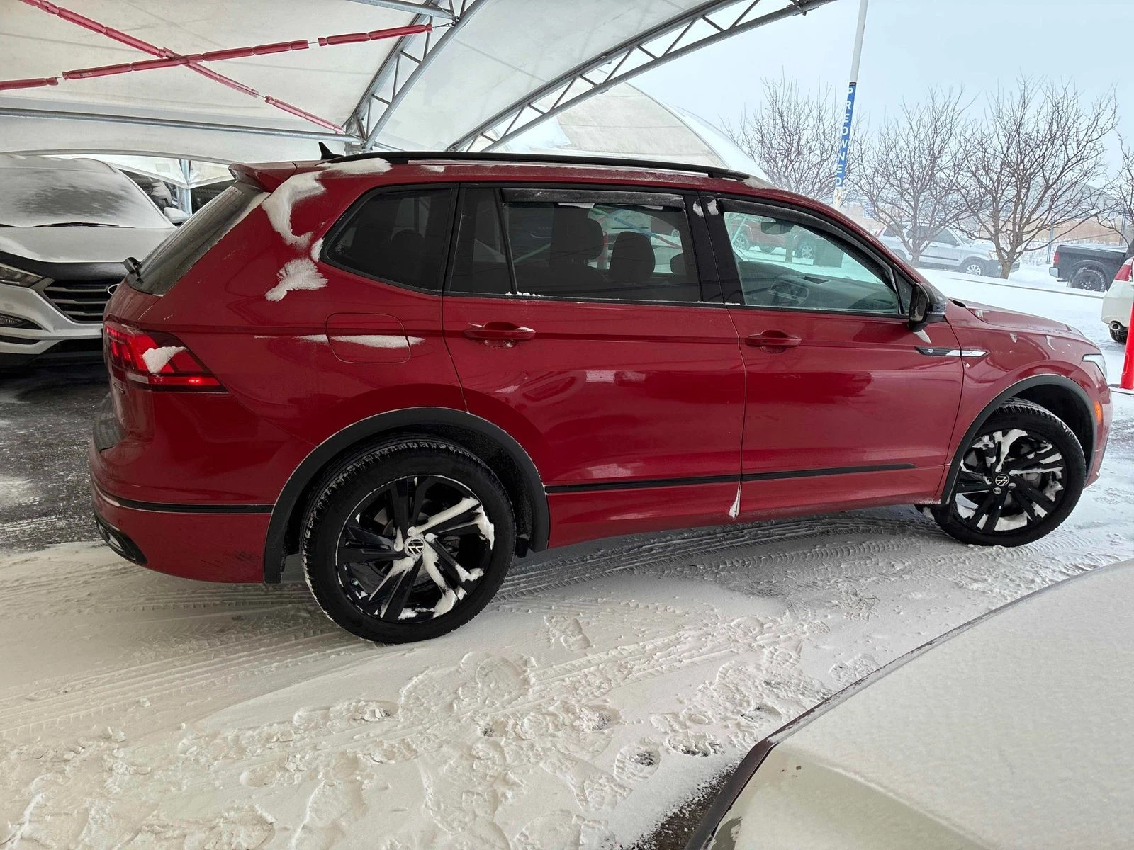 VW Tiguan R LINE BLACK EDITION С РЕГИСТРАЦИЯ & АВТО КРЕДИТ - изображение 3