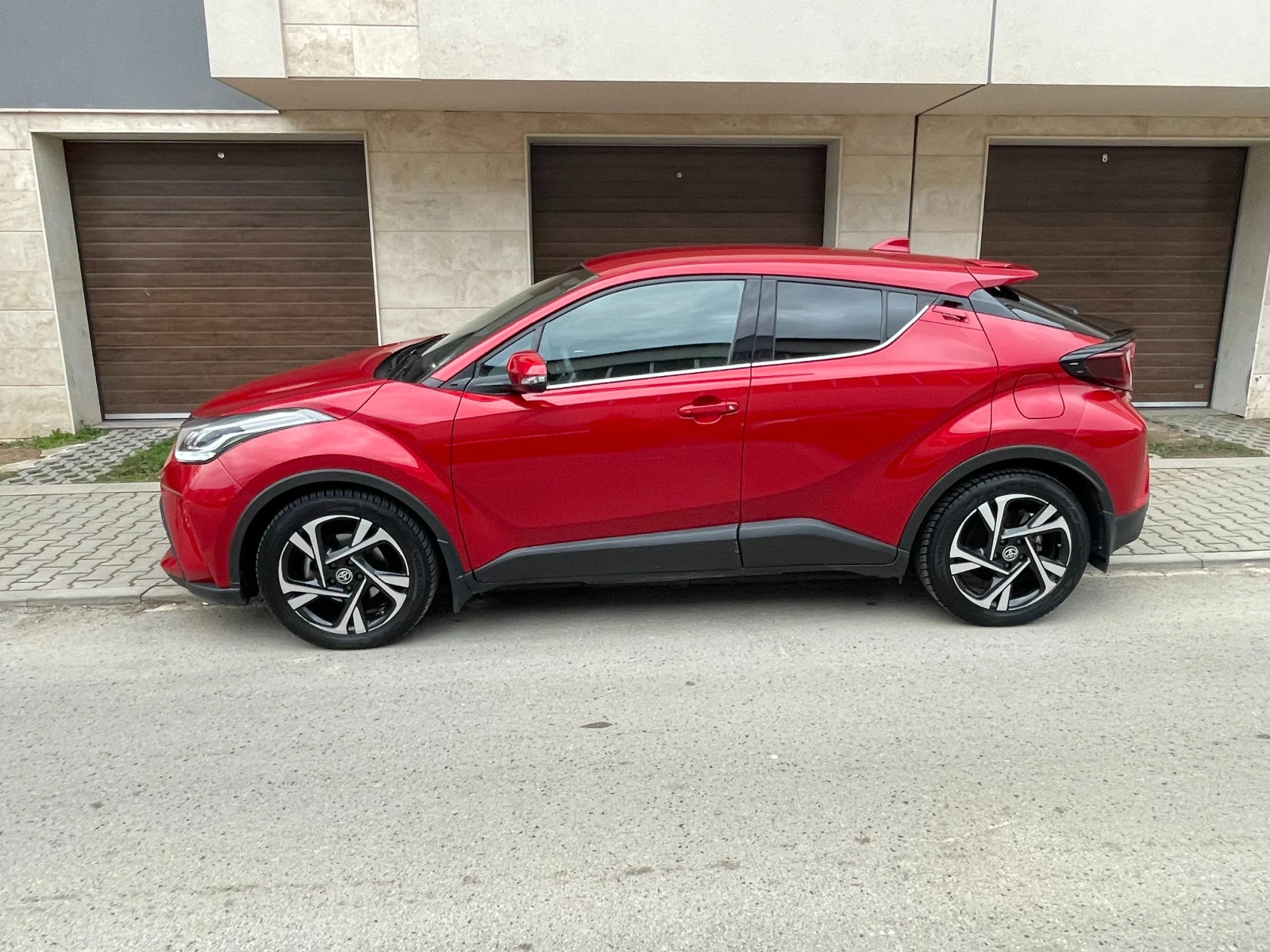 Toyota C-HR 1.8Hybrid e-CVT Club- в Гаранция - изображение 5