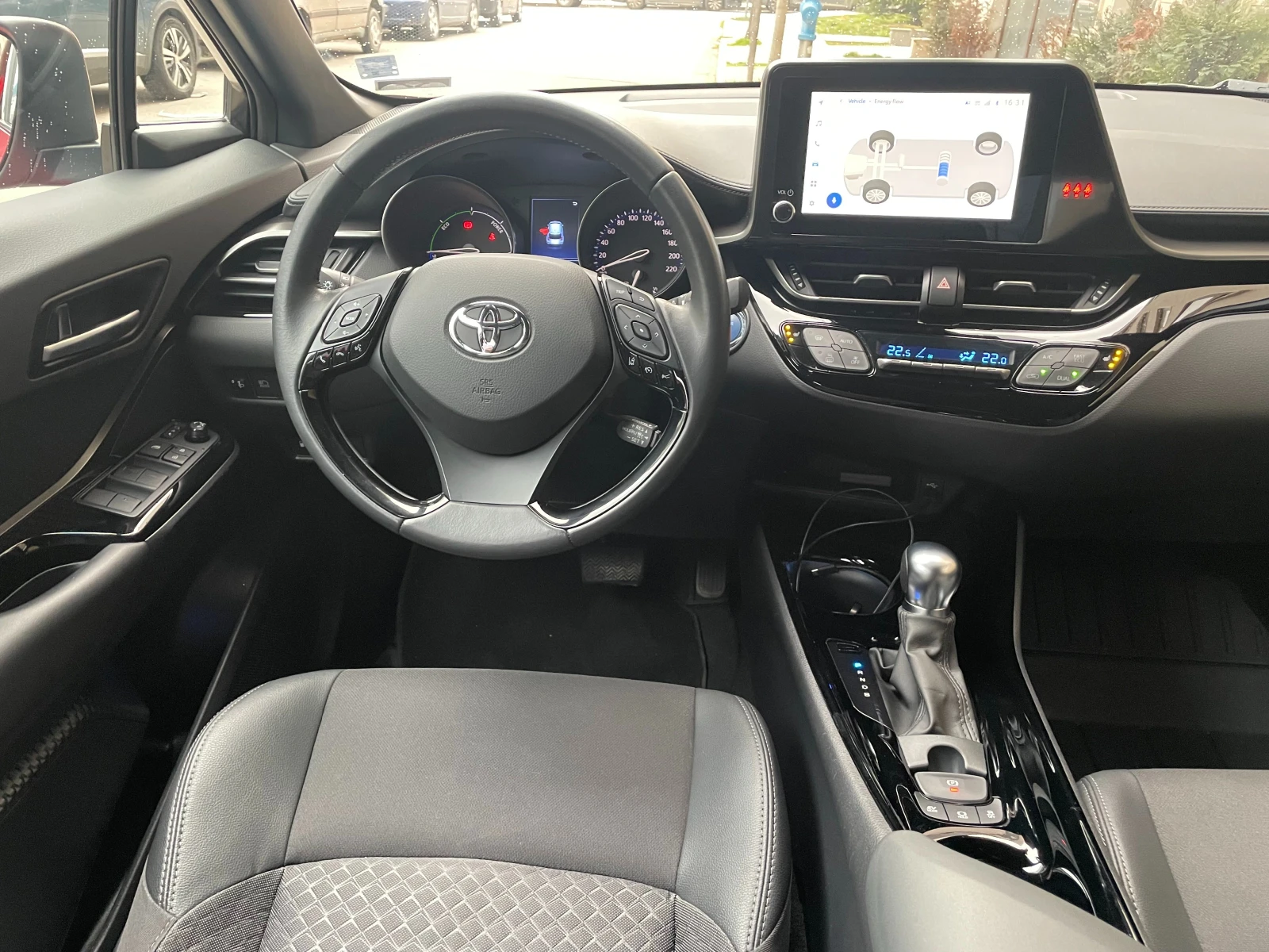 Toyota C-HR 1.8Hybrid e-CVT Club- в Гаранция - изображение 9