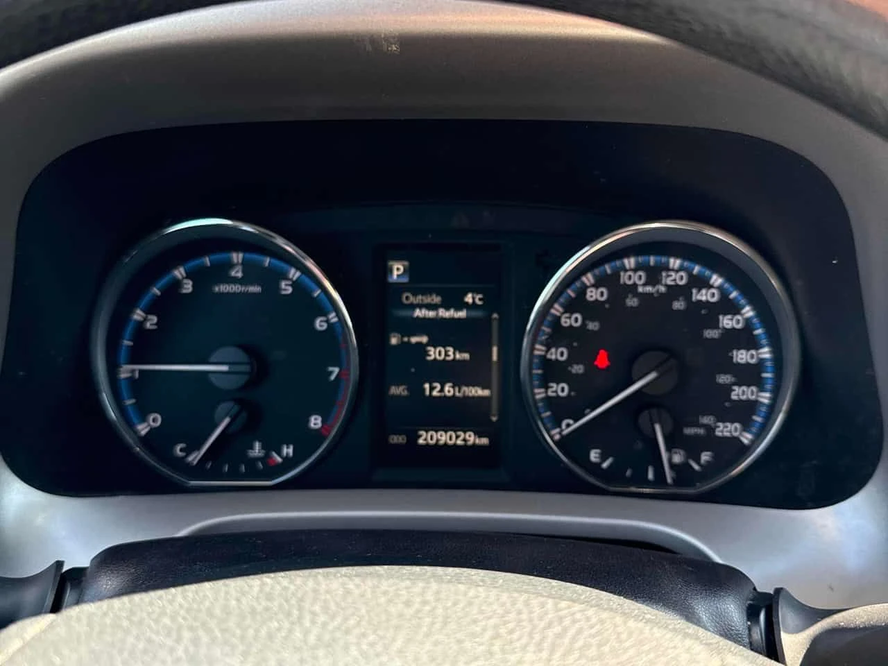 Toyota Rav4 * LE * 2 КЛЮЧА* ПОДГРЕВ* КЕЙЛЕС* , снимка 8 - Автомобили и джипове - 54012612