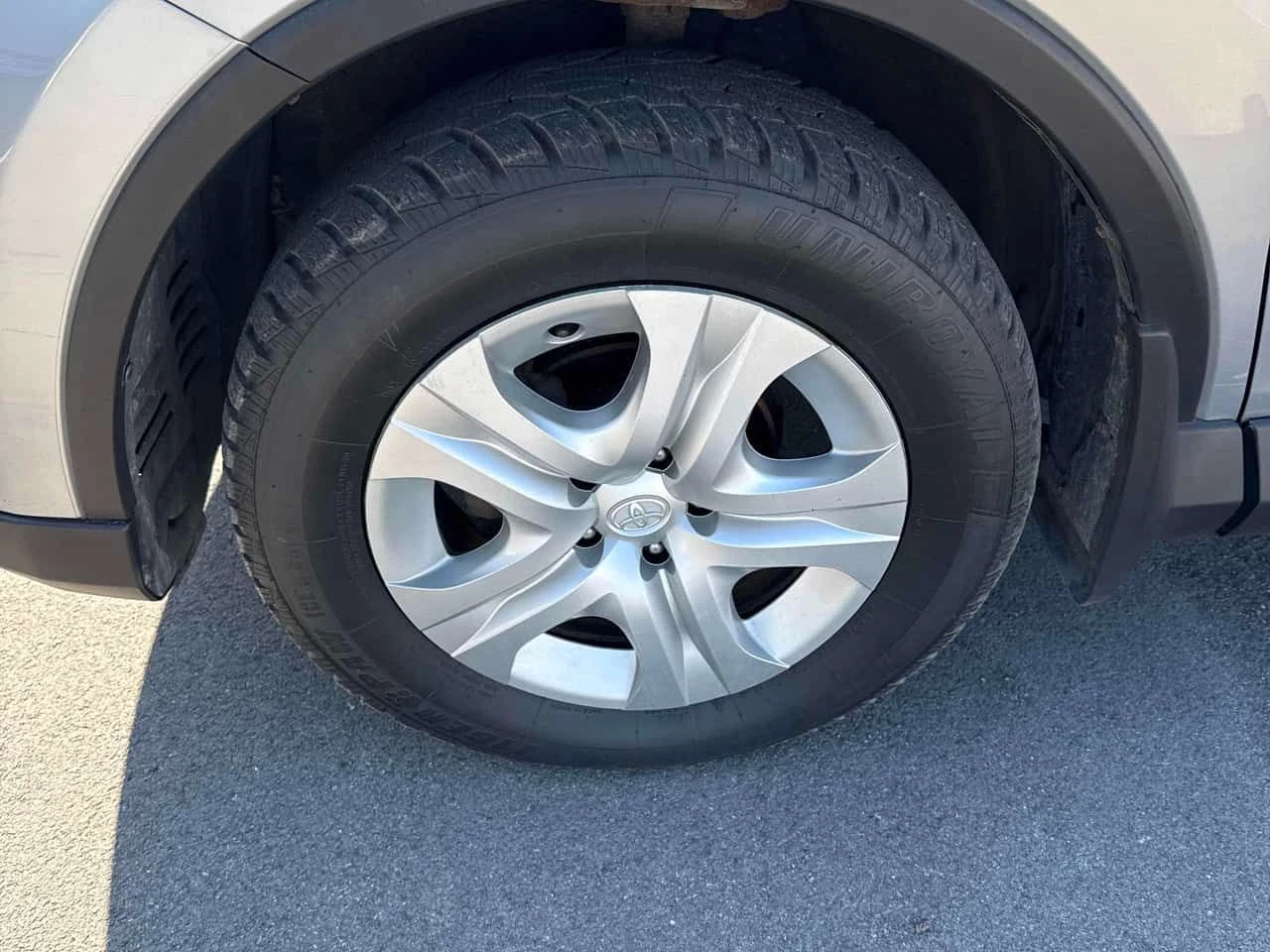 Toyota Rav4 * LE * 2 КЛЮЧА* ПОДГРЕВ* КЕЙЛЕС* , снимка 7 - Автомобили и джипове - 54012612