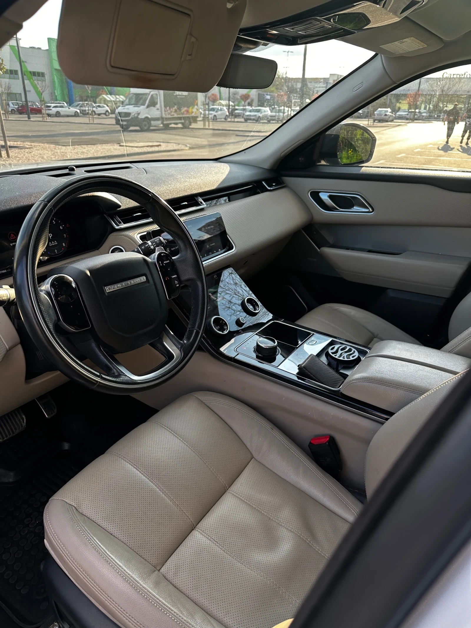 Land Rover Range Rover Velar Velar P250 R-Dynamic | 360  Камера | Meridian , снимка 9 - Автомобили и джипове - 54111224